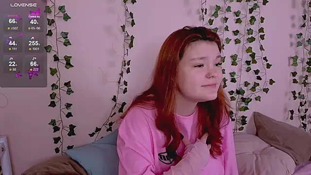 Snapshot of EnnySunrise chatting on 01/01/25, 04:29 EnnySunrise online show from 01/01/25, 04:29