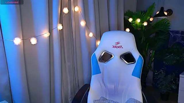 Snapshot of EnnySunrise chatting on 10/16/25, 07:04 EnnySunrise online show from 10/16/25, 07:04