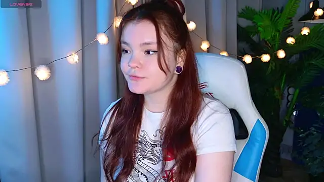 Snapshot of EnnySunrise chatting on 10/18/25, 06:52 EnnySunrise online show from 10/18/25, 06:52