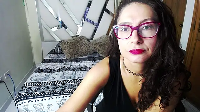 Snapshot of marilynetthan chatting on 01/25/25, 01:08 marilynetthan online show from 01/25/25, 01:08