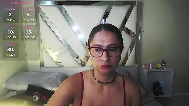 Snapshot of marilynetthan chatting on 06/26/26, 02:10 marilynetthan online show from 06/26/26, 02:10