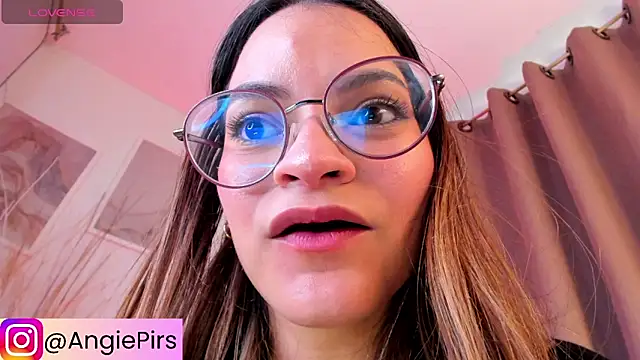 Angie Pirss online show from 10/15/25, 09:59