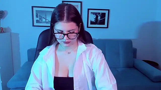 AdeliaKiss online show from 02/02/25, 05:59