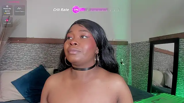 zoe 23  online show from 12/15/25, 11:03