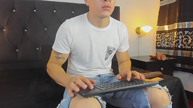 Angel Cuervo online show from 02/15/25, 12:43