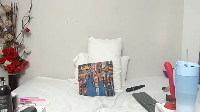 Snapshot of Nicol_Love0 chatting on 02/03/25, 10:00 Nicol Love0 online show from 02/03/25, 10:00