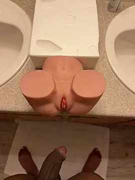 MaterialGolan online show from 04/18/26, 01:09