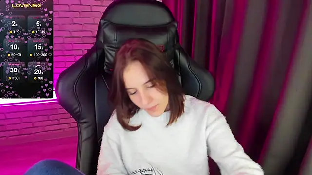 Snapshot of Tonya_Gray chatting on 12/13/24, 07:58 Tonya Gray online show from 12/13/24, 07:58