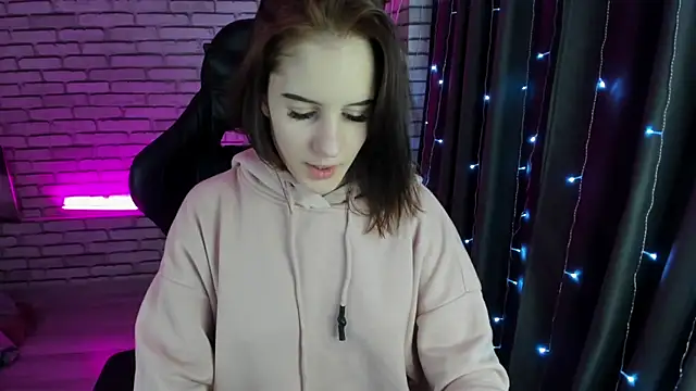 Snapshot of Tonya_Gray chatting on 01/02/25, 04:30 Tonya Gray online show from 01/02/25, 04:30