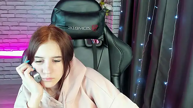 Snapshot of Tonya_Gray chatting on 01/03/25, 06:33 Tonya Gray online show from 01/03/25, 06:33