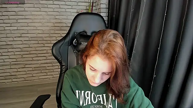 Snapshot of Tonya_Gray chatting on 02/17/25, 08:30 Tonya Gray online show from 02/17/25, 08:30