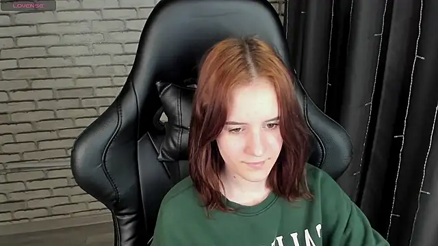 Snapshot of Tonya_Gray chatting on 02/17/25, 02:37 Tonya Gray online show from 02/17/25, 02:37