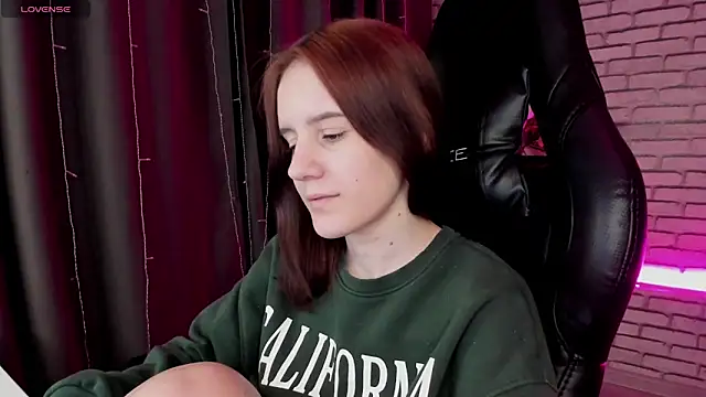 Snapshot of Tonya_Gray chatting on 02/19/25, 09:36 Tonya Gray online show from 02/19/25, 09:36