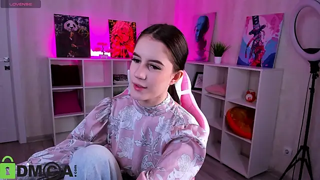 Snapshot of Tonya_Gray chatting on 11/30/25, 01:09 Tonya Gray online show from 11/30/25, 01:09