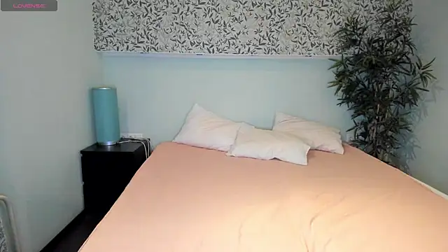 Miss you kiss online show from 12/13/24, 08:20