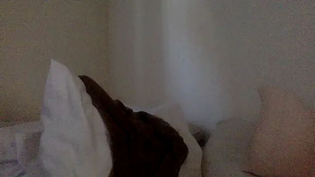 Snapshot of yeswewill13 chatting on 10/18/25, 06:19 yeswewill13 online show from 10/18/25, 06:19