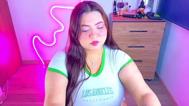 Snapshot of Rebeca_charme21 chatting on 09/09/25, 08:25 Rebeca charme21 online show from 09/09/25, 08:25