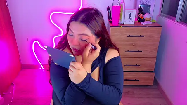 Snapshot of Rebeca_charme21 chatting on 10/10/25, 07:18 Rebeca charme21 online show from 10/10/25, 07:18