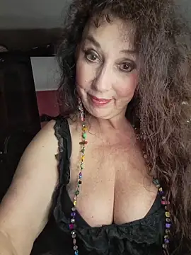 GypsyEsmeralda online show from 05/06/26, 06:24