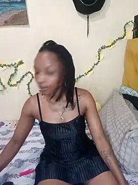 Snapshot of FreakySag_8888 chatting on 11/02/25, 05:32 FreakySag 8888 online show from 11/02/25, 05:32