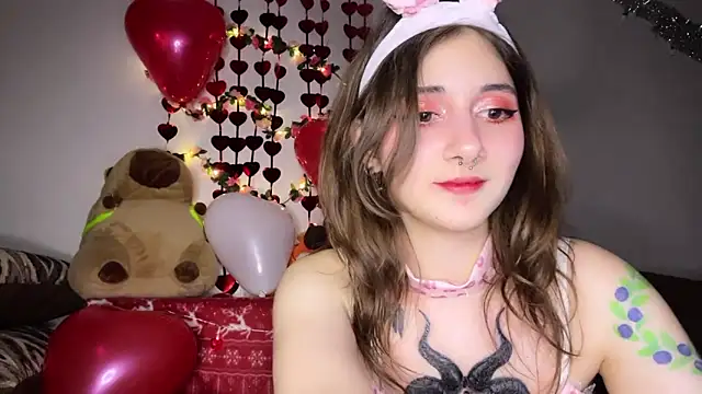 Snapshot of _Devill_Baby chatting on 02/15/25, 02:15 Devill Baby online show from 02/15/25, 02:15