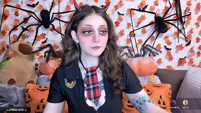 Snapshot of _Devill_Baby chatting on 10/14/25, 05:58 Devill Baby online show from 10/14/25, 05:58