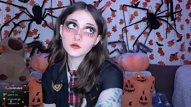 Snapshot of _Devill_Baby chatting on 10/15/25, 06:02 Devill Baby online show from 10/15/25, 06:02