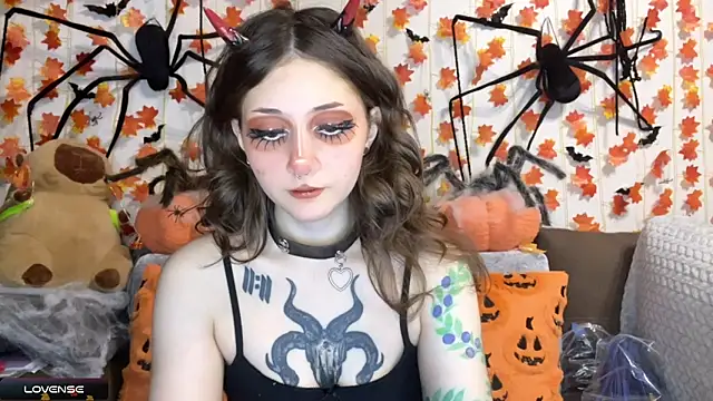 Snapshot of _Devill_Baby chatting on 10/17/25, 06:54 Devill Baby online show from 10/17/25, 06:54