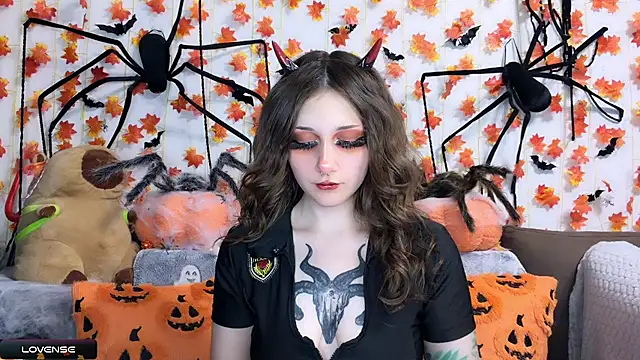 Snapshot of _Devill_Baby chatting on 11/21/25, 05:33 Devill Baby online show from 11/21/25, 05:33