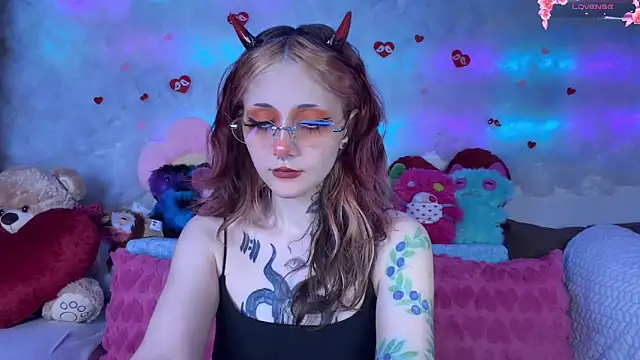 Snapshot of _Devill_Baby chatting on 03/04/26, 08:37 Devill Baby online show from 03/04/26, 08:37