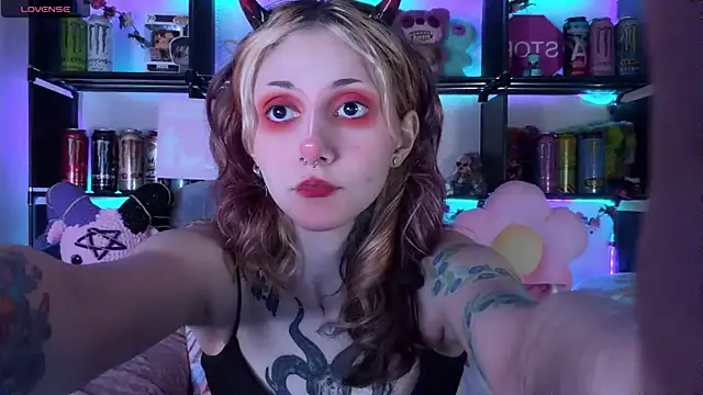 Snapshot of _Devill_Baby chatting on 05/28/26, 06:16 Devill Baby online show from 05/28/26, 06:16
