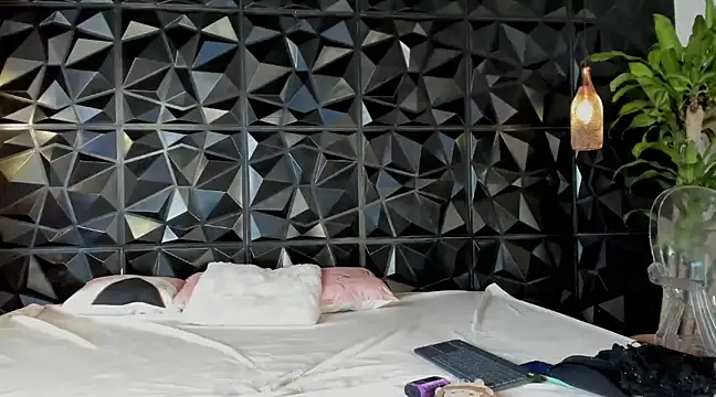 rihannagil online show from 01/09/25, 05:22