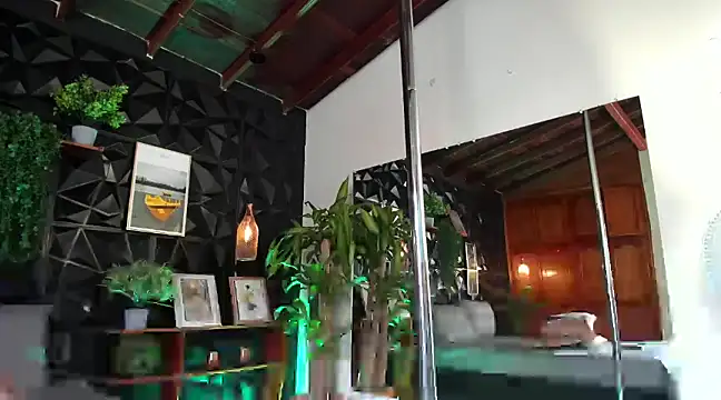 rihannagil online show from 03/08/25, 06:16