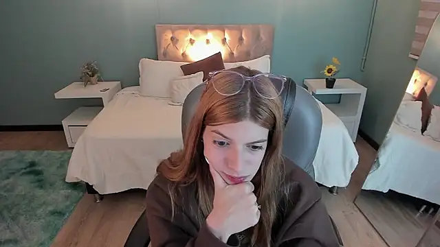 Nora Vennucci online show from 01/31/26, 08:18