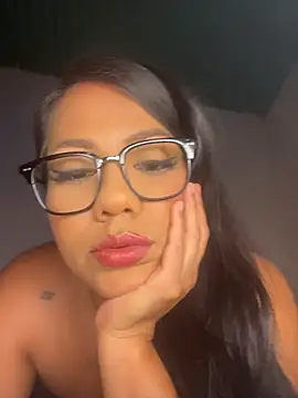 Snapshot of shaylin_brooke1 chatting on 07/18/26, 10:13 shaylin brooke1 online show from 07/18/26, 10:13