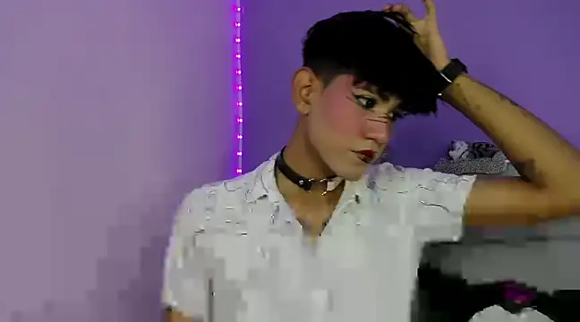 Snapshot of andrew_uwu_ chatting on 03/18/25, 04:48 andrew uwu online show from 03/18/25, 04:48