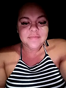 Snapshot of lima_2480 chatting on 12/15/25, 09:19 lima 2480 online show from 12/15/25, 09:19