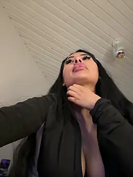 Snapshot of Anily_Lovely chatting on 02/16/25, 10:10 Anily Lovely online show from 02/16/25, 10:10