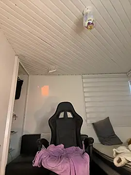 Snapshot of Anily_Lovely chatting on 02/19/25, 11:04 Anily Lovely online show from 02/19/25, 11:04