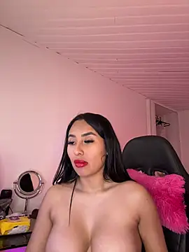 Snapshot of Anily_Lovely chatting on 03/07/25, 11:49 Anily Lovely online show from 03/07/25, 11:49