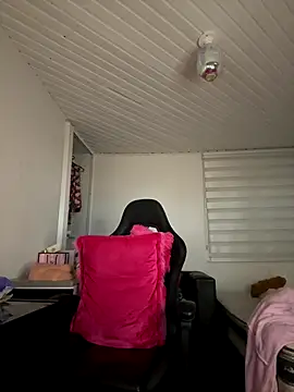 Snapshot of Anily_Lovely chatting on 09/13/25, 11:04 Anily Lovely online show from 09/13/25, 11:04