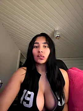 Snapshot of Anily_Lovely chatting on 09/23/25, 10:57 Anily Lovely online show from 09/23/25, 10:57