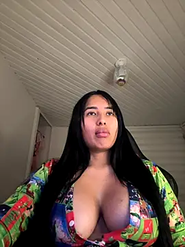 Snapshot of Anily_Lovely chatting on 10/22/25, 12:00 Anily Lovely online show from 10/22/25, 12:00