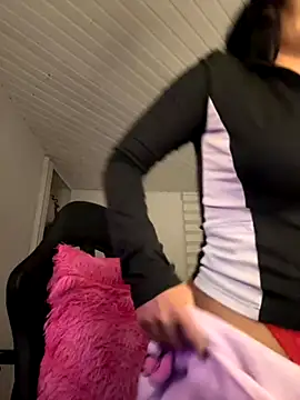 Snapshot of Anily_Lovely chatting on 11/11/25, 10:54 Anily Lovely online show from 11/11/25, 10:54