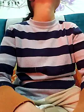 Snapshot of Aleena_Rai chatting on 01/04/25, 06:19 Aleena Rai online show from 01/04/25, 06:19