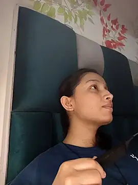 Snapshot of Aleena_Rai chatting on 09/11/25, 08:42 Aleena Rai online show from 09/11/25, 08:42