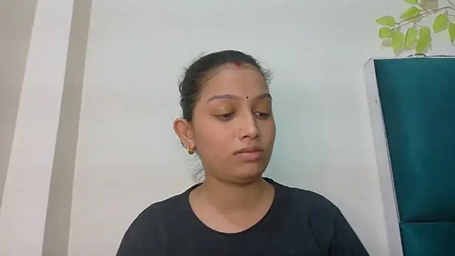 Snapshot of Aleena_Rai chatting on 09/25/25, 05:49 Aleena Rai online show from 09/25/25, 05:49