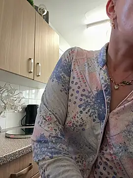 Snapshot of Barbie_26 chatting on 03/18/25, 09:52 Barbie 26 online show from 03/18/25, 09:52