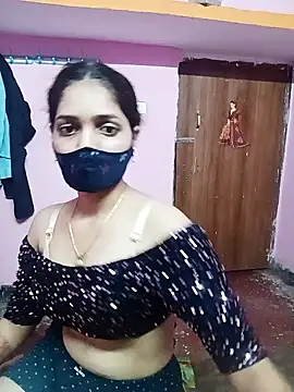 Snapshot of Cute-Simmi chatting on 12/11/24, 10:36 Cute-Simmi online show from 12/11/24, 10:36