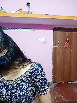 Snapshot of Cute-Simmi chatting on 12/25/24, 08:07 Cute-Simmi online show from 12/25/24, 08:07